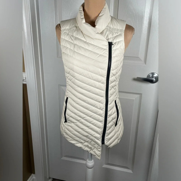 ATHLETA So Down Asymmetrical Front Zip Vest XS - Picture 10 of 14